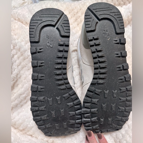 Women’s new balance shoes - Picture 3 of 7